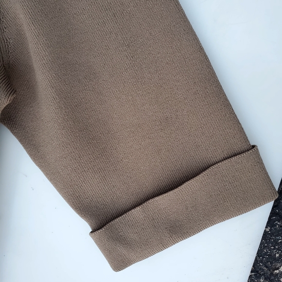 Madeleine long dress in Olive Green. 6 - Picture 12 of 14